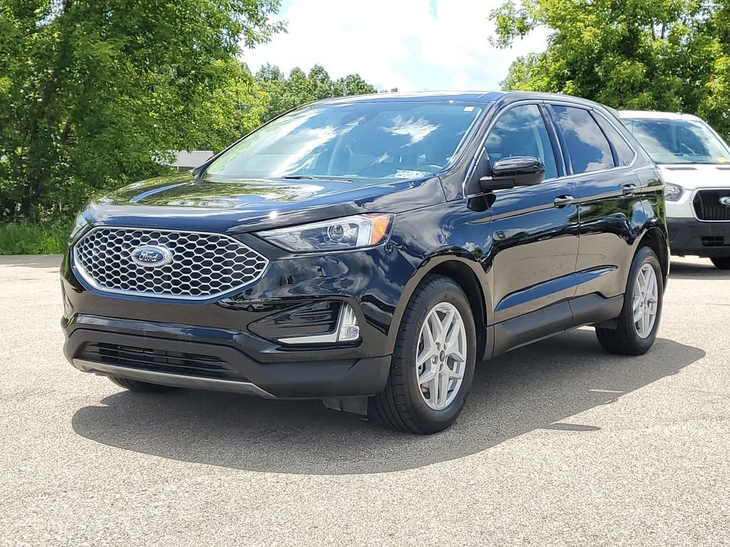 Certified 2024 Ford Edge SEL w/ Convenience Package AWD/4WD image 2