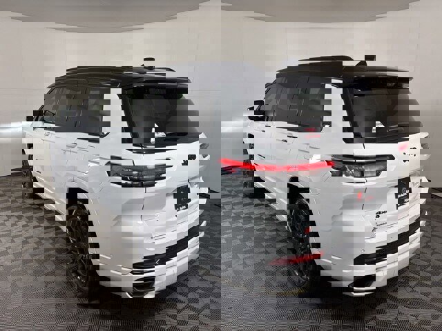 Used 2023 Jeep Grand Cherokee L Summit w/ Advanced Protech Group IV image 2