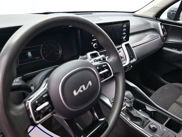 Used 2023 Kia Sorento LX image 24