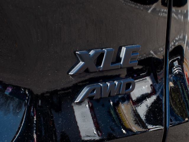 Used 2023 Toyota RAV4 XLE Premium image 11