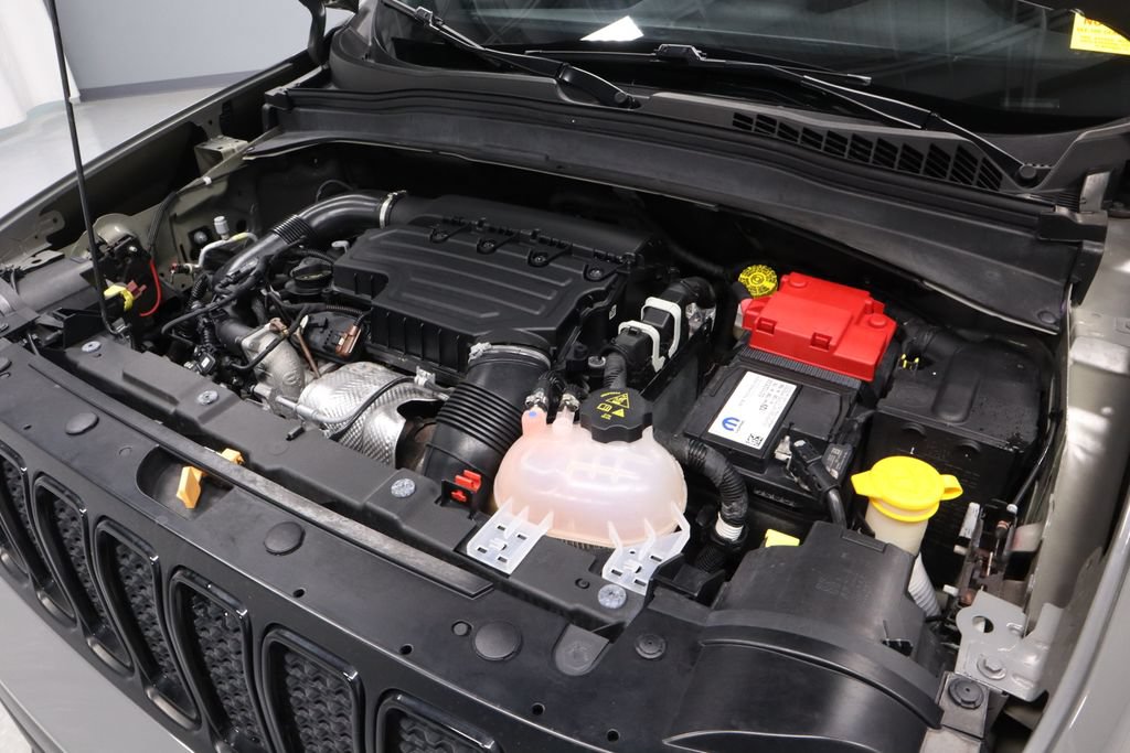 Used 2022 Jeep Renegade Altitude AWD/4WD image 13
