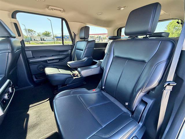 Certified 2024 Ford Expedition XLT RWD image 8