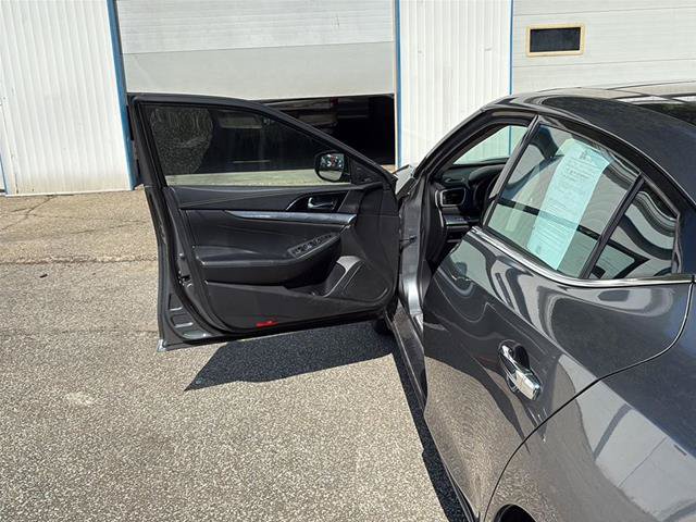 Used 2023 Nissan Maxima SL FWD image 18