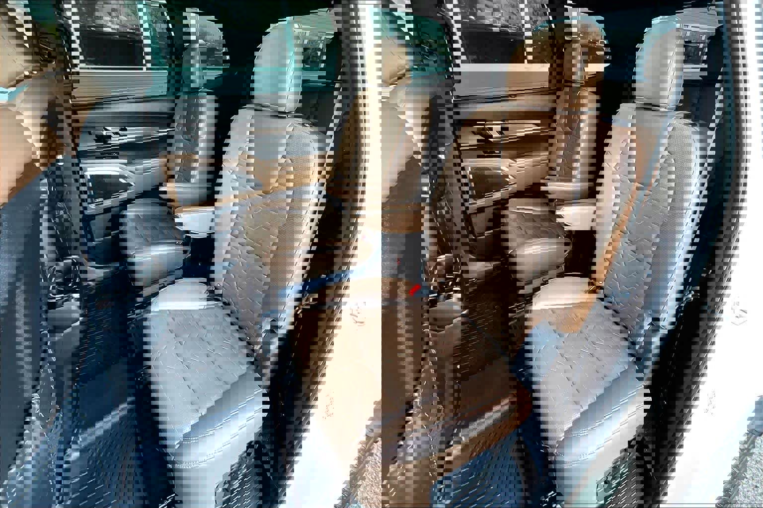 Used 2022 Kia Telluride SX w/ SX Prestige Package image 23