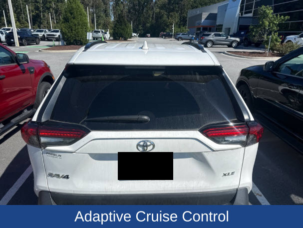 Used 2025 Toyota RAV4 XLE FWD image 5