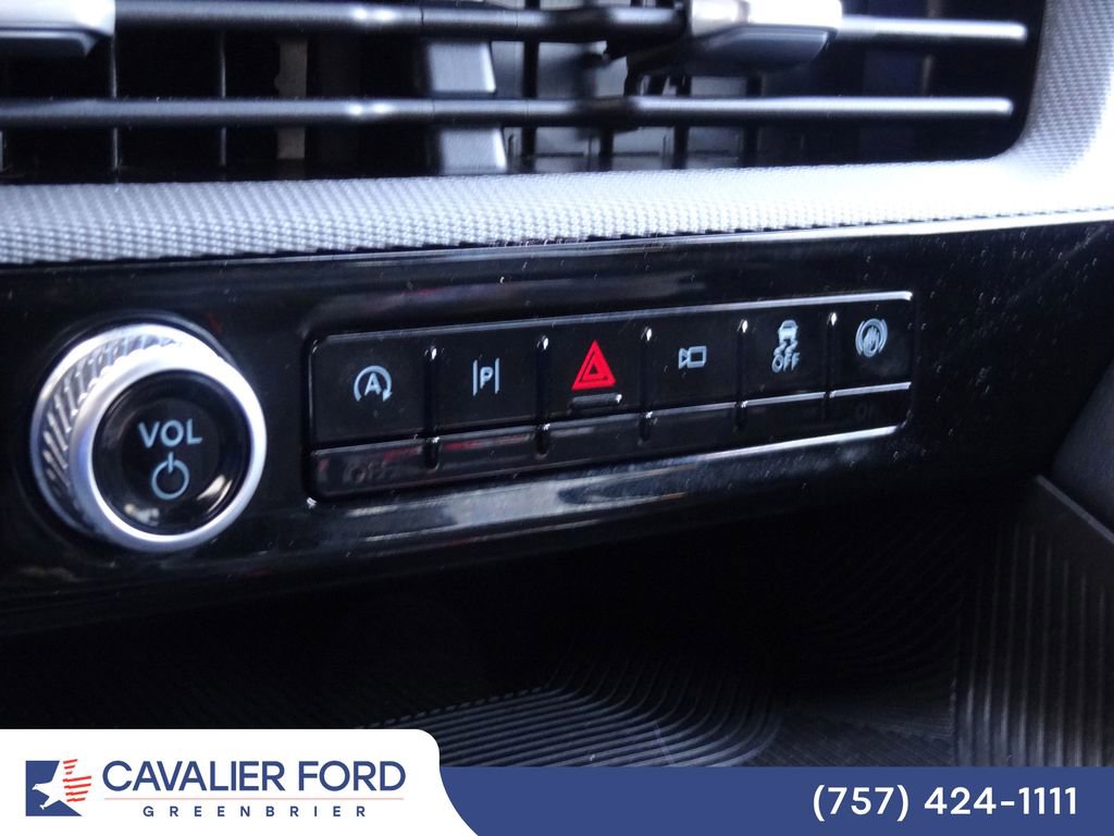 Certified 2025 Ford Explorer ST-Line AWD/4WD image 32