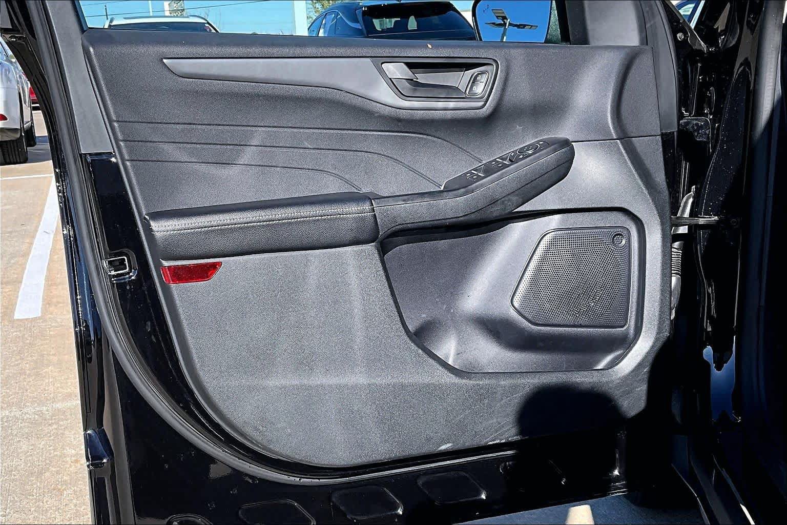 Certified 2025 Ford Escape Active AWD/4WD image 39