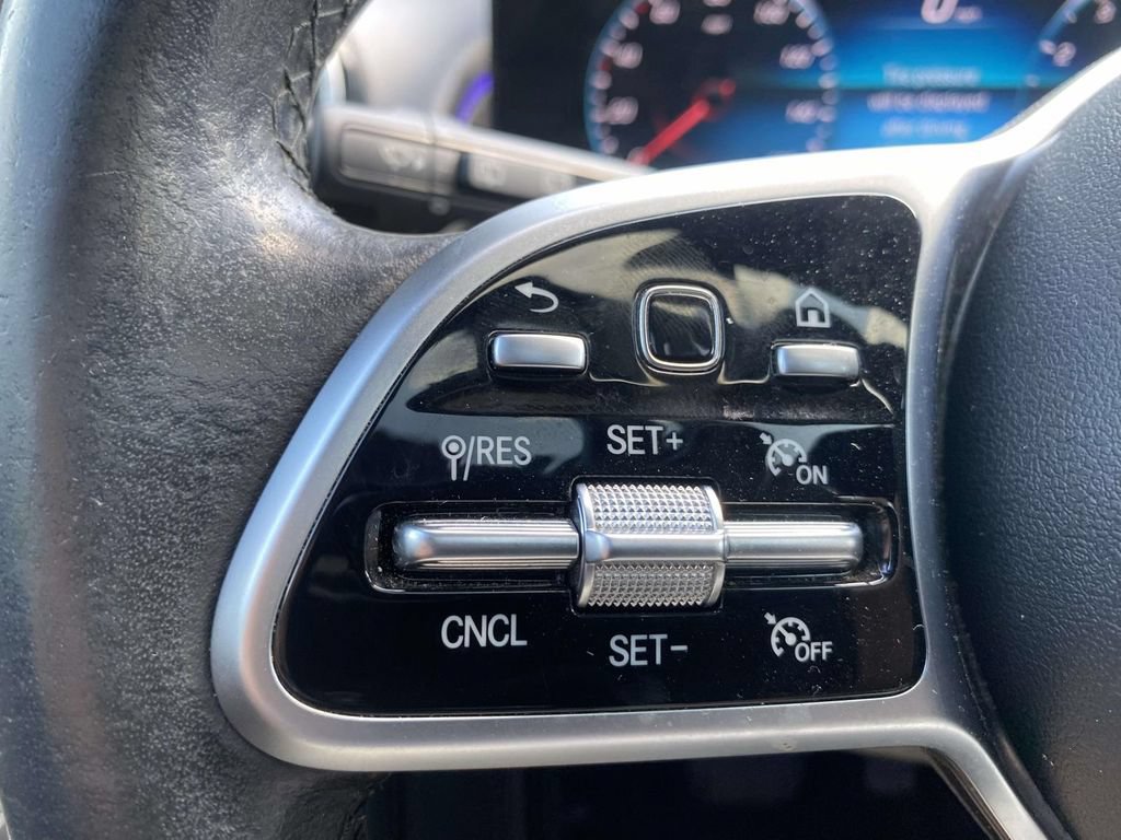 Used 2022 Mercedes-Benz GLB 250 w/ Premium Package Lite image 20