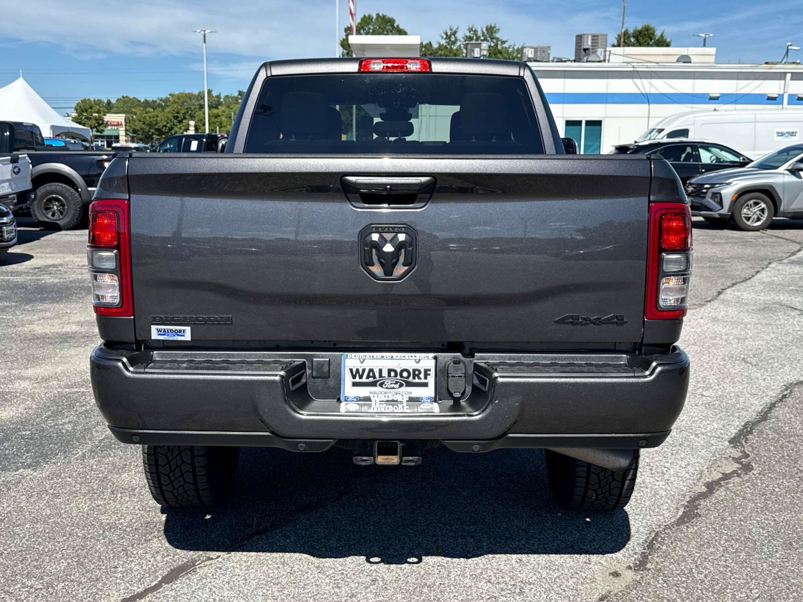 Used 2022 RAM 2500 Big Horn w/ Night Edition AWD/4WD image 3