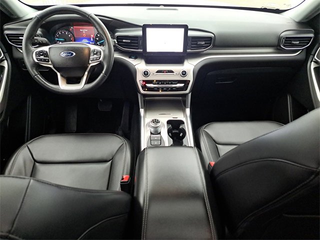 Certified 2022 Ford Explorer XLT w/ Equipment Group 202A image 10