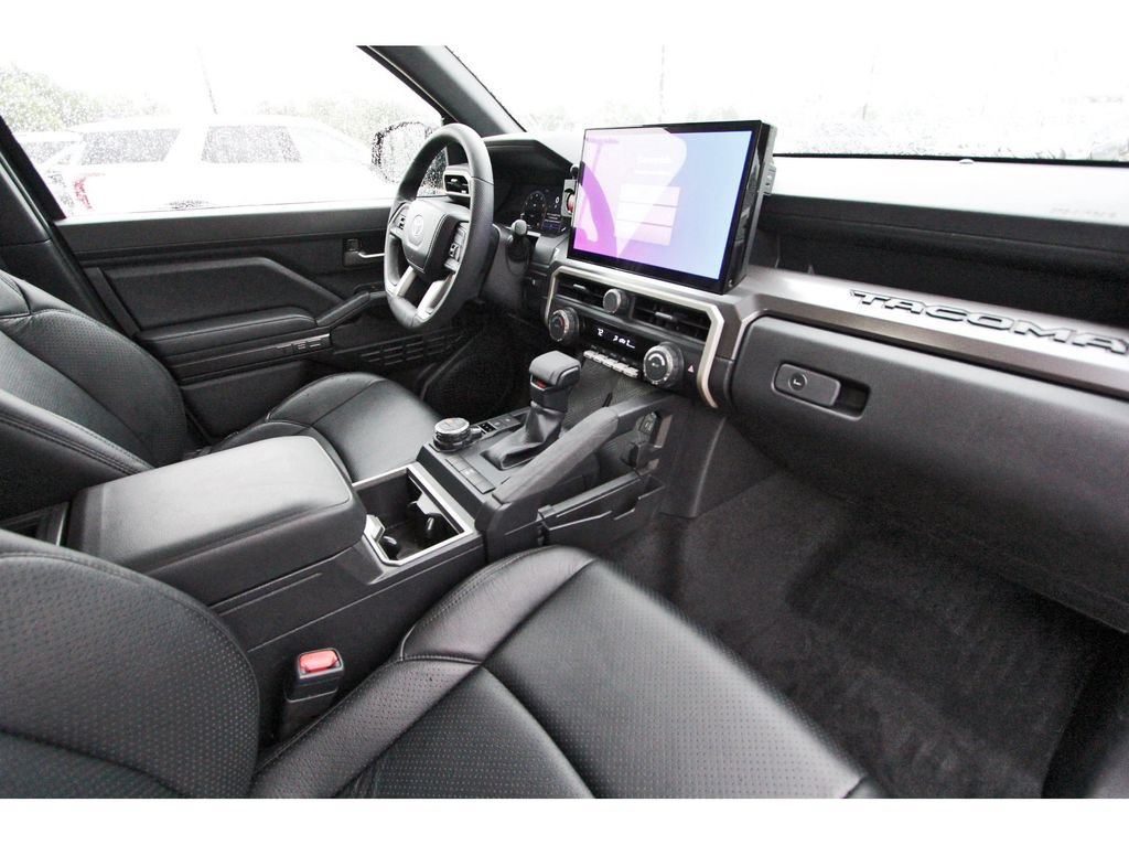 Used 2025 Toyota Tacoma TRD Off-Road AWD/4WD image 28