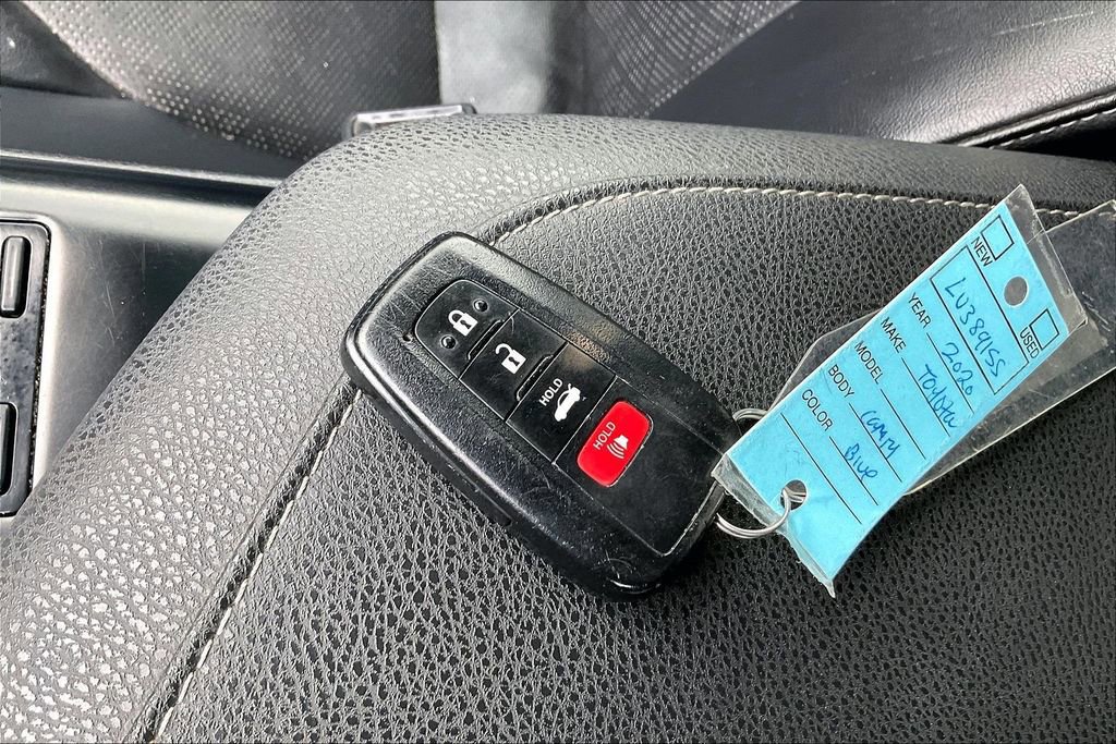 Used 2020 Toyota Camry XSE image 36