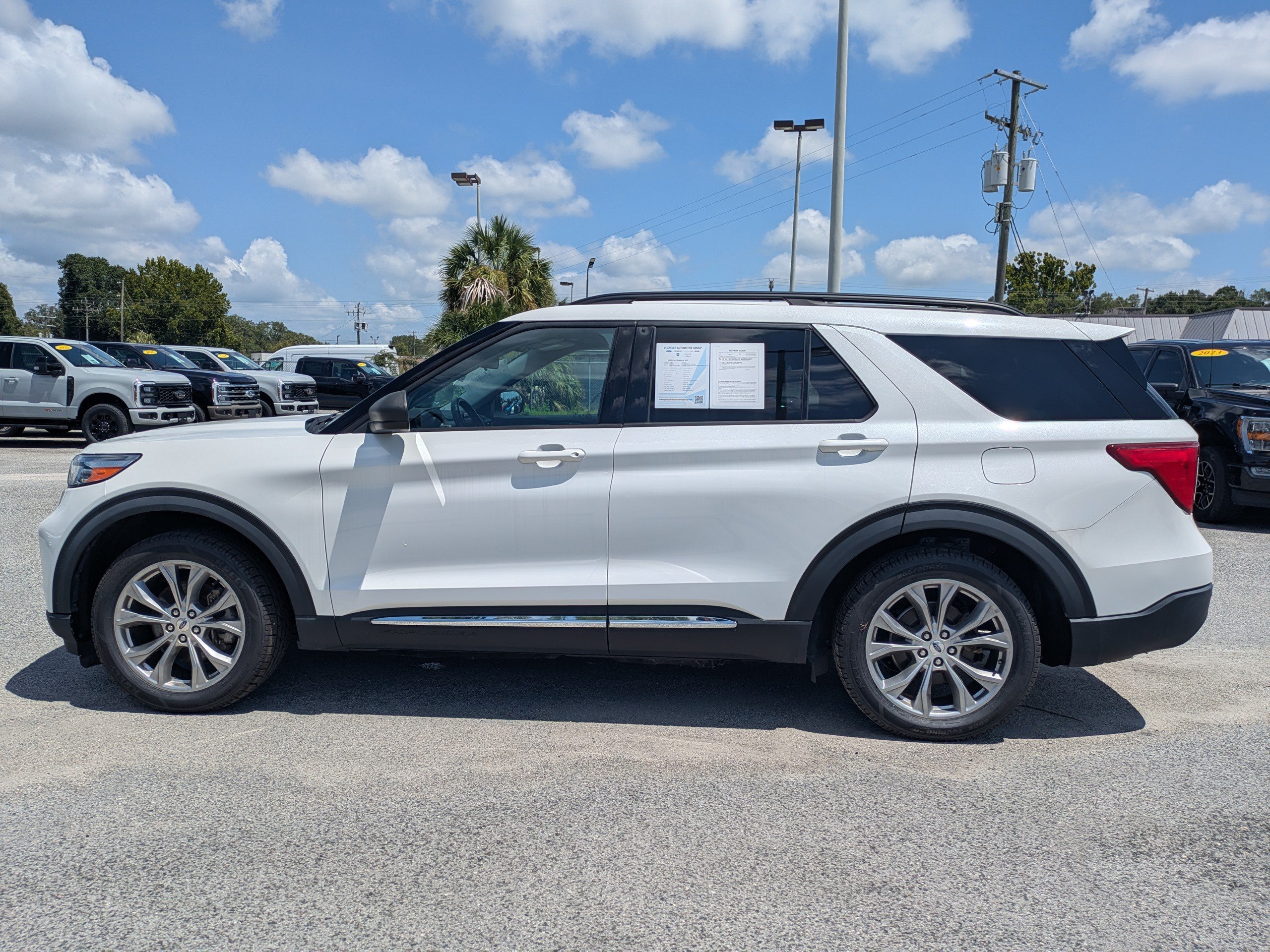 Certified 2022 Ford Explorer XLT w/ Equipment Group 202A RWD image 7
