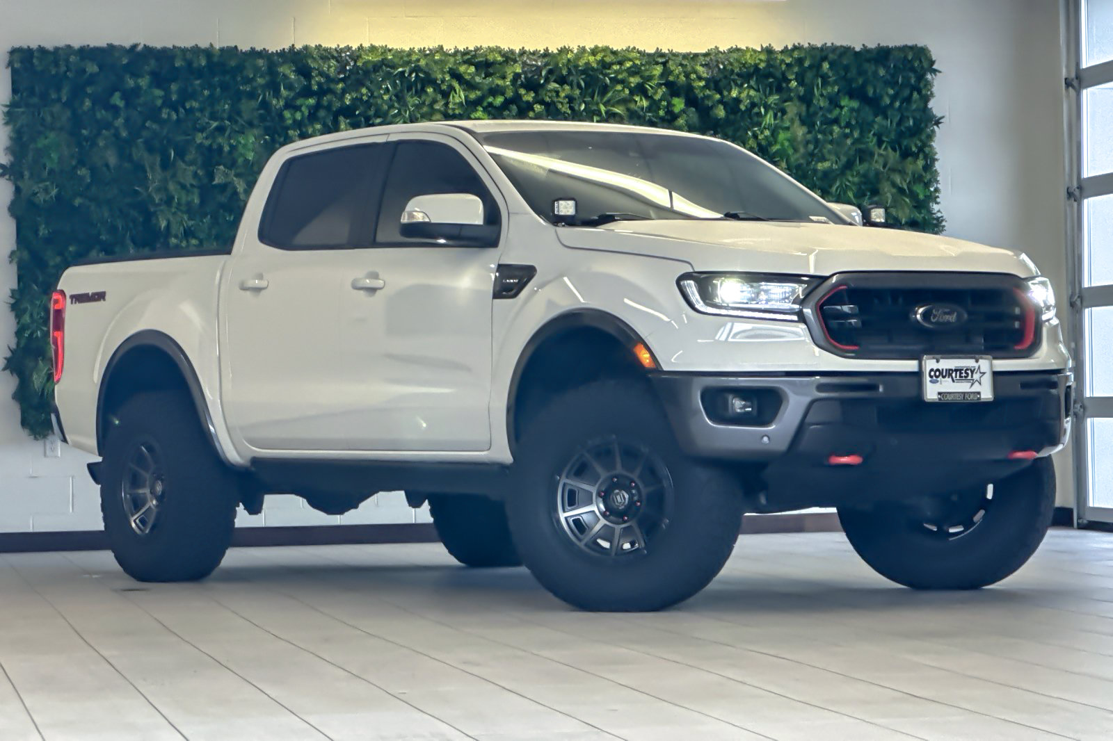 Certified 2023 Ford Ranger Lariat w/ Tremor Off-Road Package AWD/4WD image 1