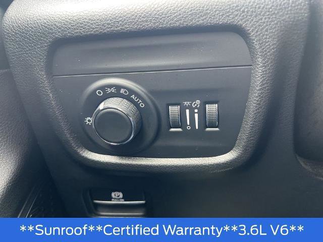 Used 2023 Jeep Grand Cherokee L Laredo image 35