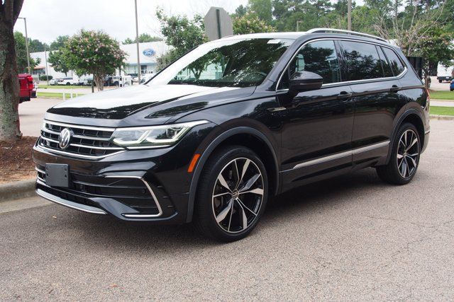 Used 2022 Volkswagen Tiguan SEL R-Line AWD/4WD image 3