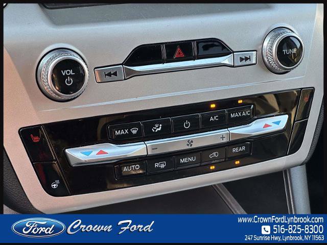 Certified 2022 Ford Explorer XLT w/ Equipment Group 202A AWD/4WD image 30