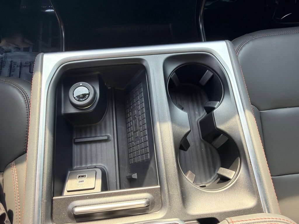 Certified 2025 Ford Expedition Active AWD/4WD image 24