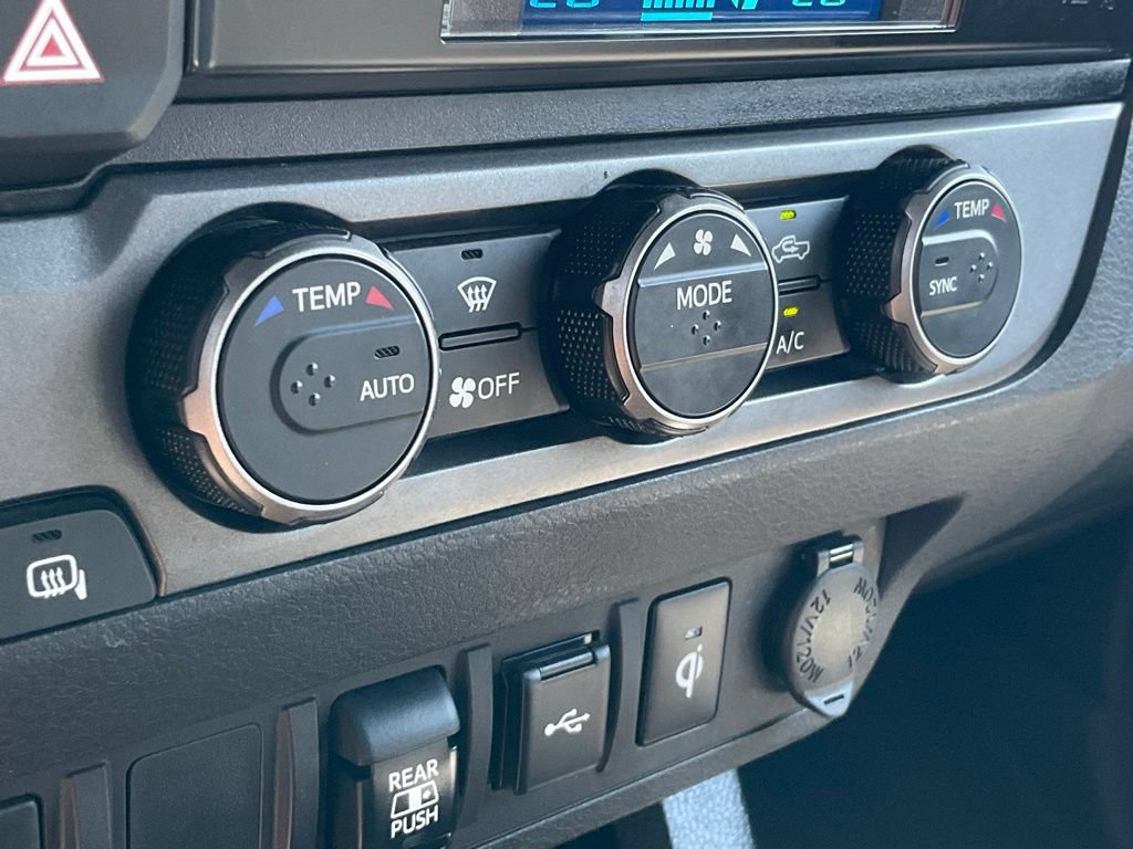 Used 2022 Toyota Tacoma TRD Off-Road AWD/4WD image 10