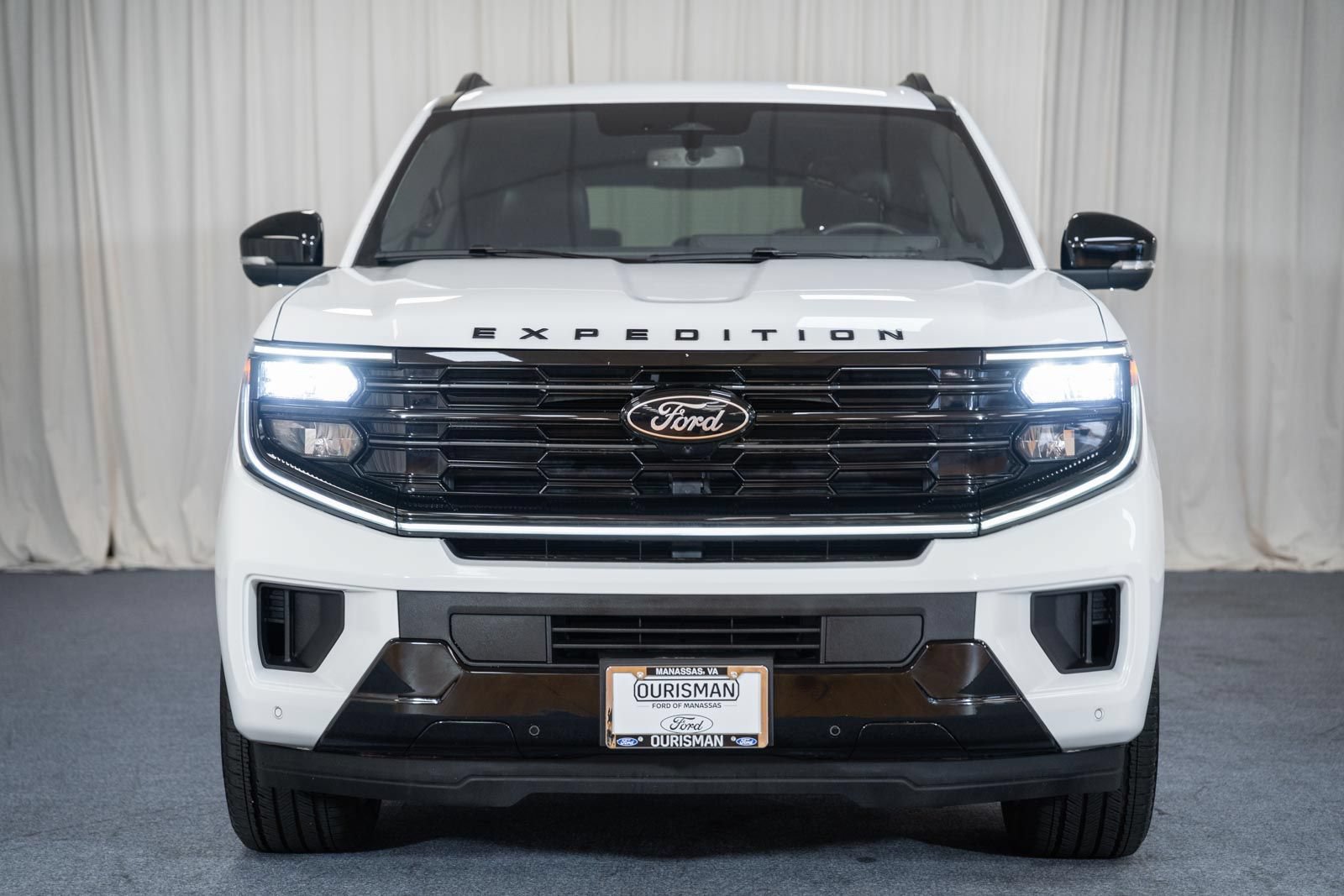 Certified 2025 Ford Expedition Max Platinum w/ Stealth Appearance Package AWD/4WD image 2