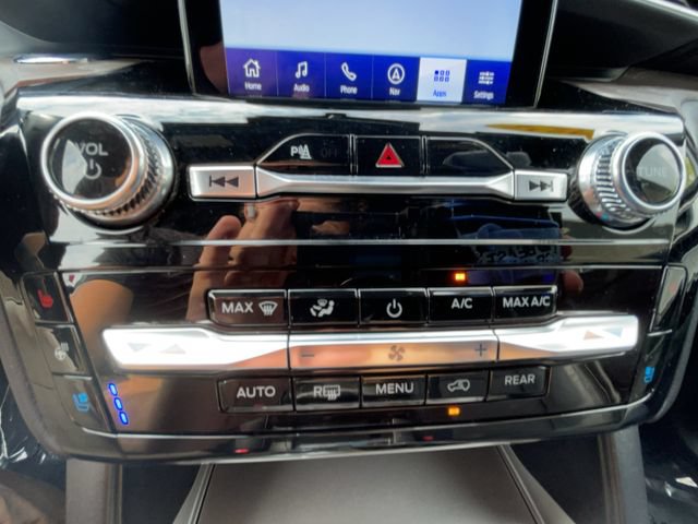 Certified 2024 Ford Explorer Platinum w/ Technology Package AWD/4WD image 26