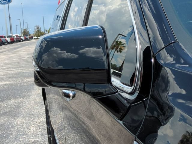 Used 2023 GMC Yukon XL Denali AWD/4WD image 12