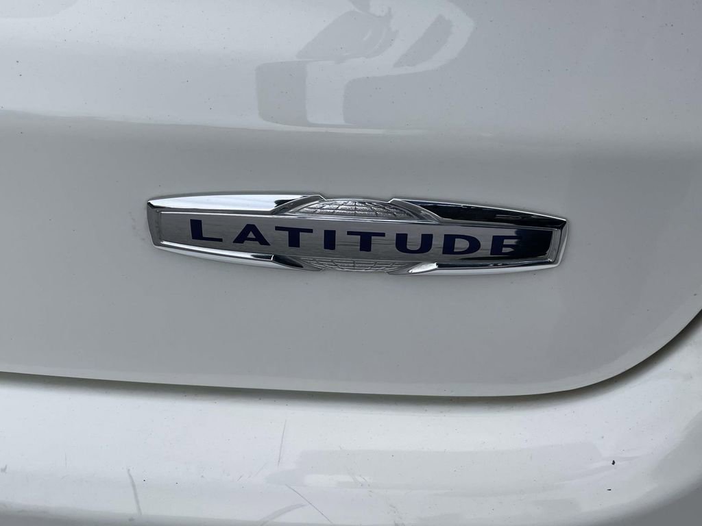 Used 2020 Jeep Compass Latitude w/ Safety & Security Group image 9