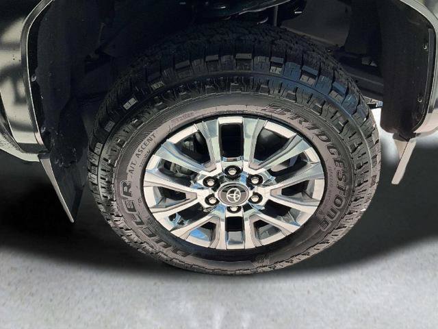 Used 2024 Toyota Tacoma Limited w/ Limited Package (LT) AWD/4WD image 31