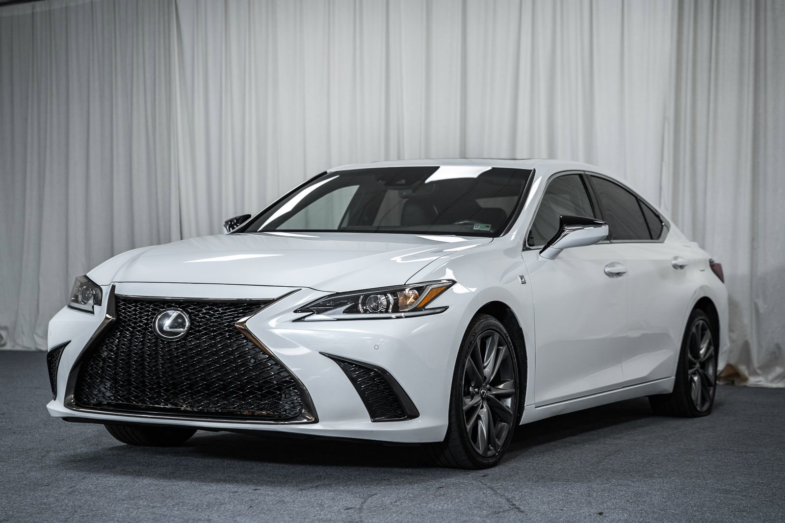 Used 2021 Lexus ES 350 F Sport w/ Accessory Package FWD image 3