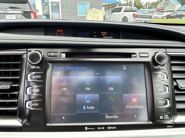 Used 2018 Toyota Highlander XLE FWD image 18