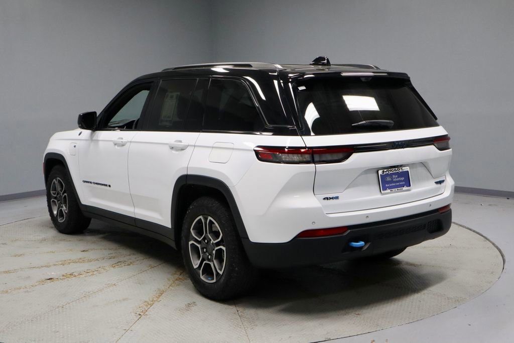 Used 2022 Jeep Grand Cherokee Trailhawk w/ Luxury Tech Group III AWD/4WD image 3