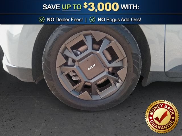Used 2025 Kia Carnival EX FWD image 13