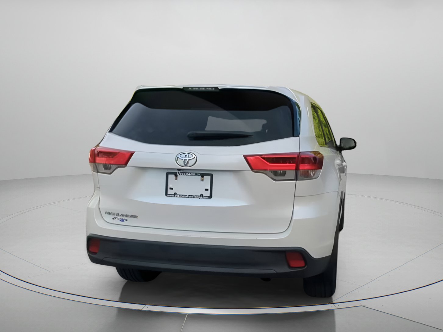 Used 2019 Toyota Highlander LE FWD image 25