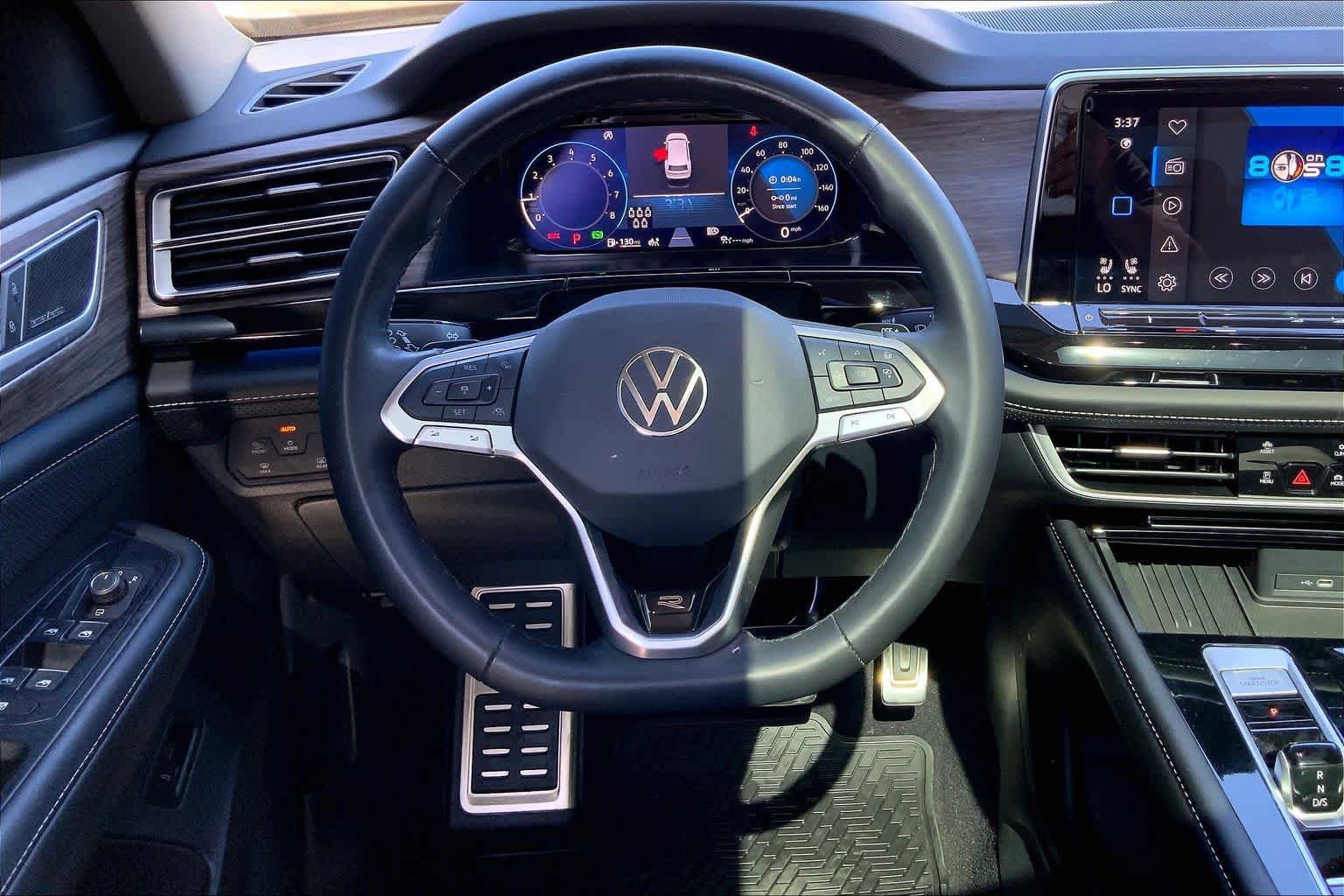 Used 2025 Volkswagen Atlas SEL Premium R-Line AWD/4WD image 7