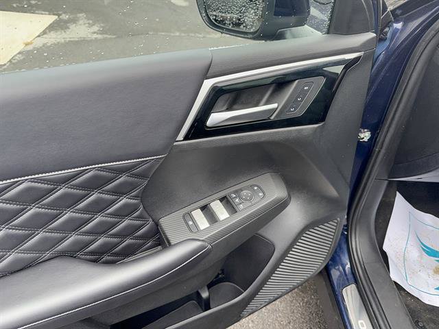 Used 2023 Mitsubishi Outlander SEL AWD/4WD image 9