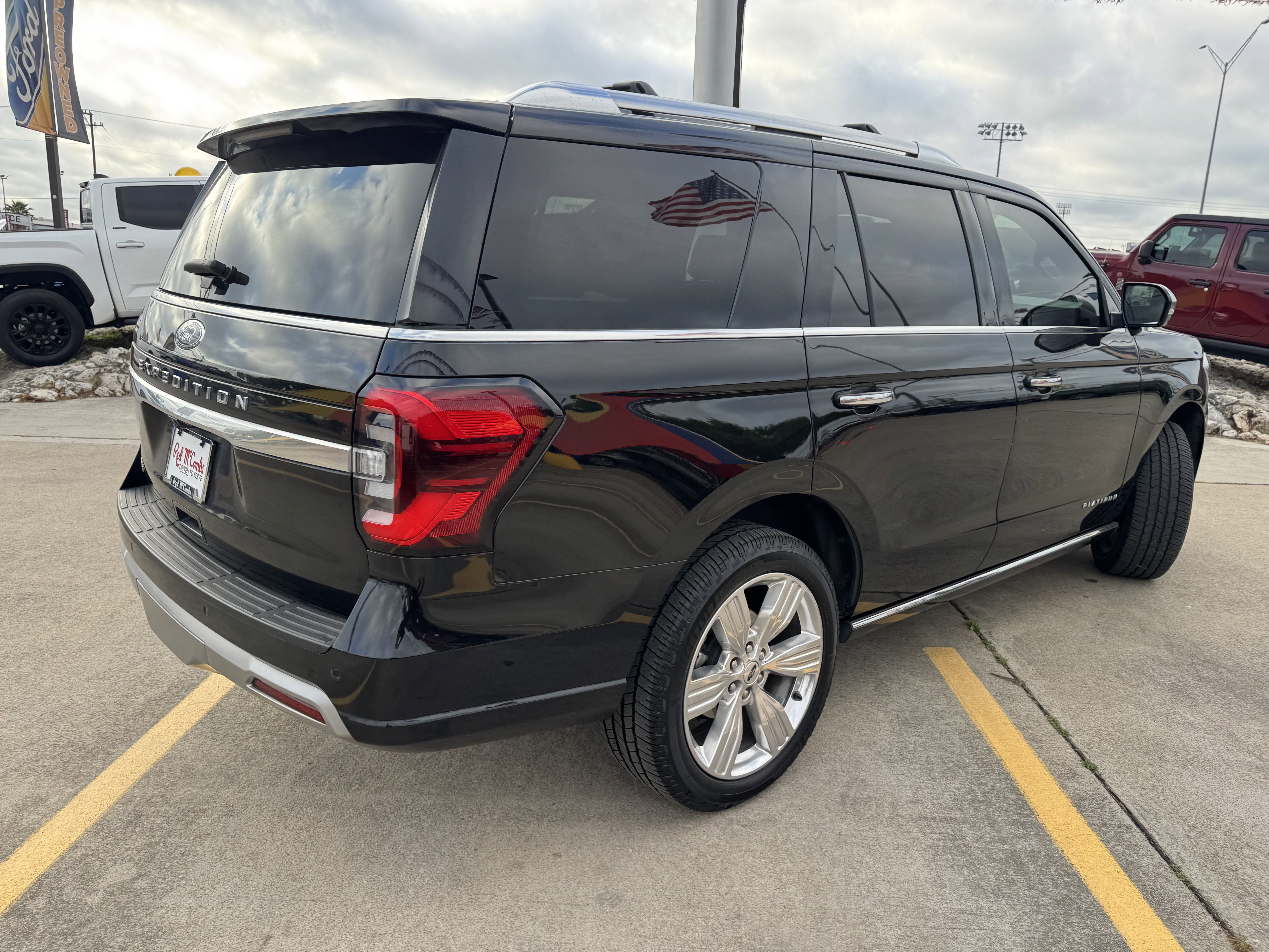 Certified 2023 Ford Expedition Platinum image 6