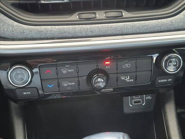 Used 2023 Jeep Compass Latitude w/ Sun and Sound Group AWD/4WD image 14