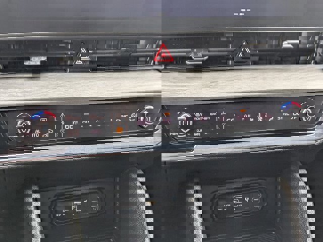 Used 2025 Kia Sportage X-Line w/ Premium Package image 27