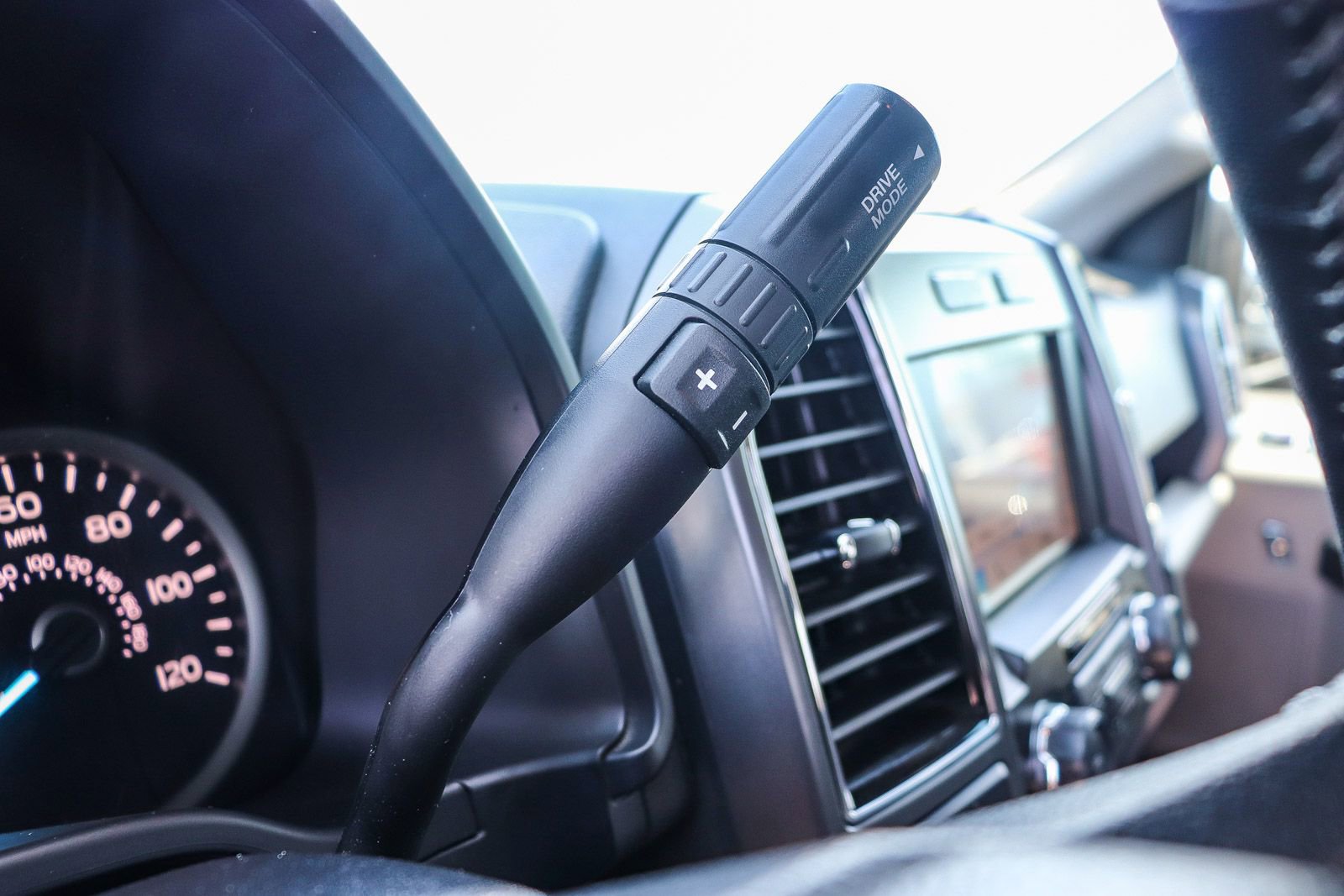 Certified 2019 Ford F150 XLT w/ Equipment Group 302A Luxury AWD/4WD image 19