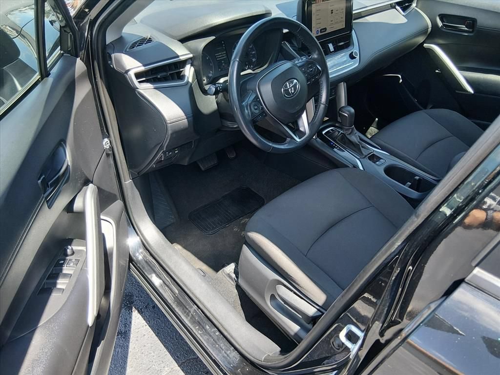 Used 2023 Toyota Corolla Cross LE FWD image 10
