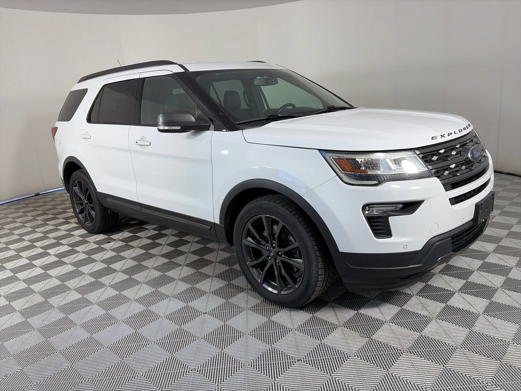 Certified 2018 Ford Explorer XLT w/ Equipment Group 202A AWD/4WD image 1