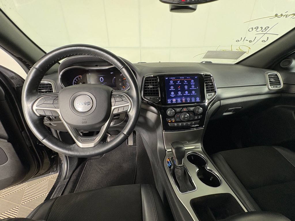 Used 2020 Jeep Grand Cherokee Altitude AWD/4WD image 7