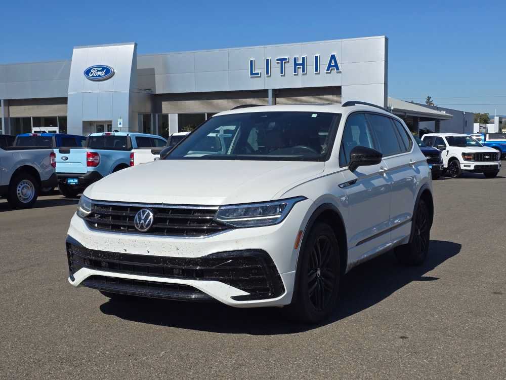 Used 2022 Volkswagen Tiguan SE R-Line FWD image 8