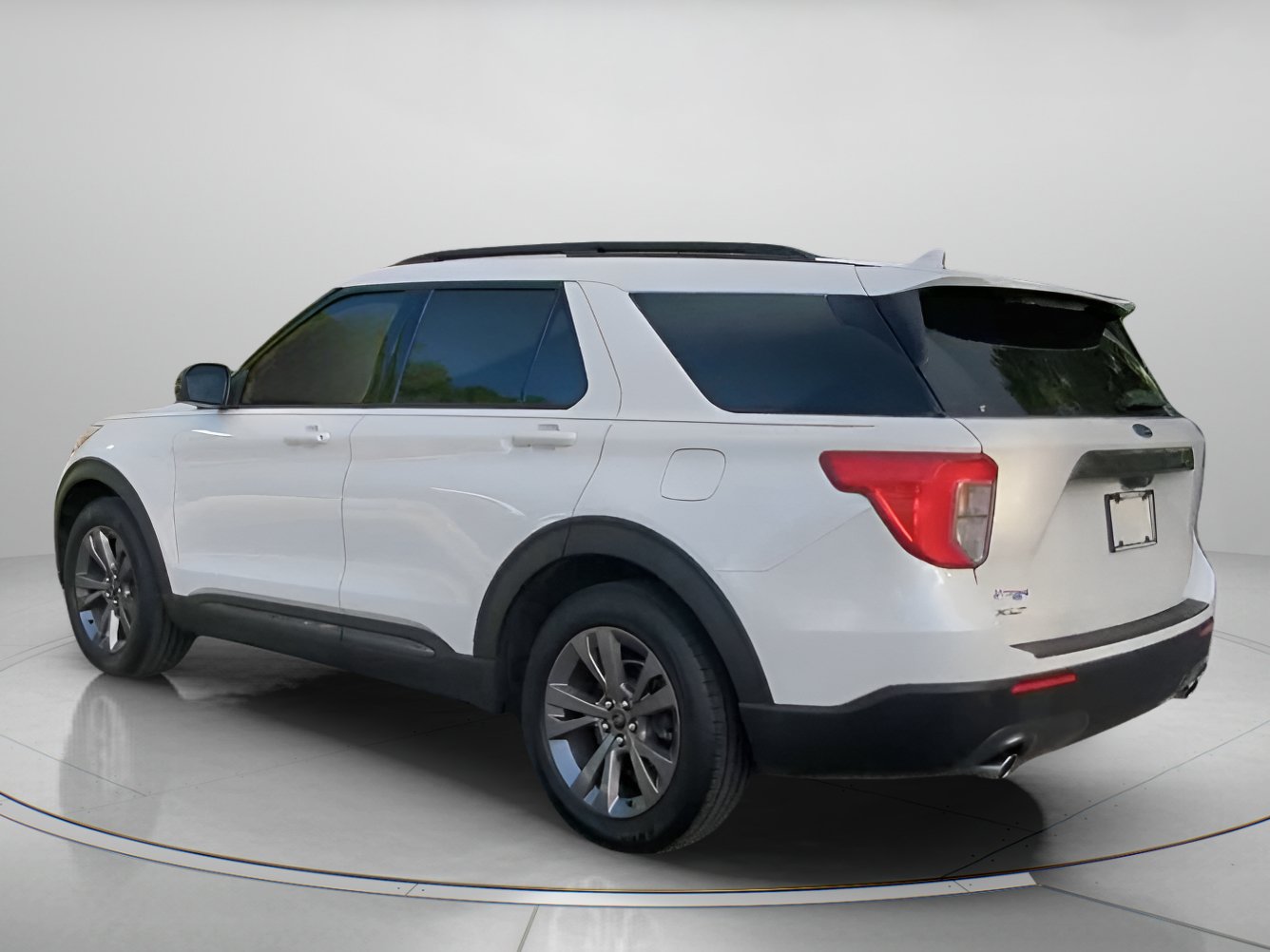 Certified 2022 Ford Explorer XLT w/ Equipment Group 202A RWD image 20