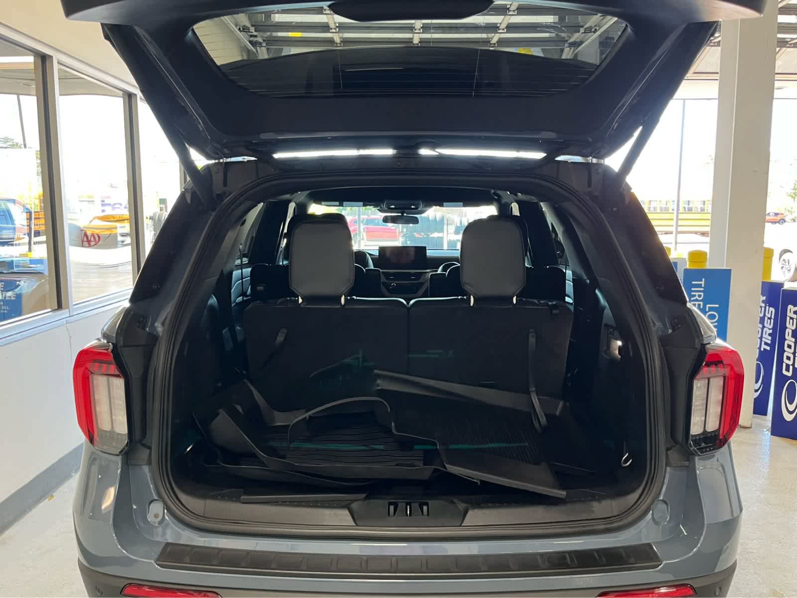 Certified 2025 Ford Explorer ST-Line AWD/4WD image 8