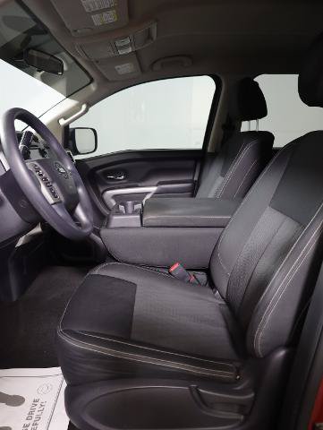 Used 2019 Nissan Titan SV AWD/4WD image 8