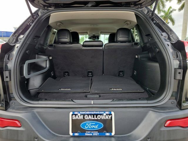 Used 2017 Jeep Cherokee High Altitude w/ Technology Group image 12