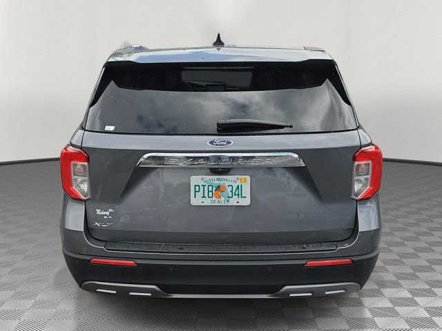 Certified 2022 Ford Explorer XLT w/ Equipment Group 202A RWD image 5