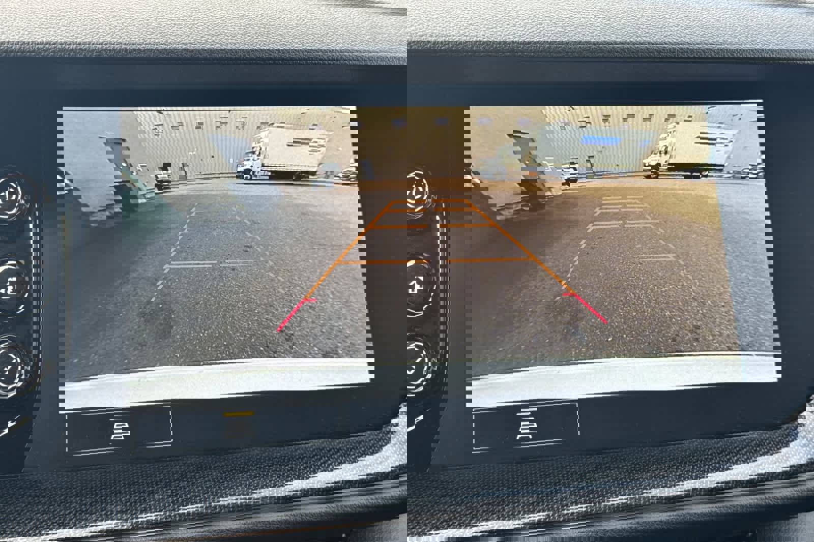 Used 2023 Buick Envision Essence image 19