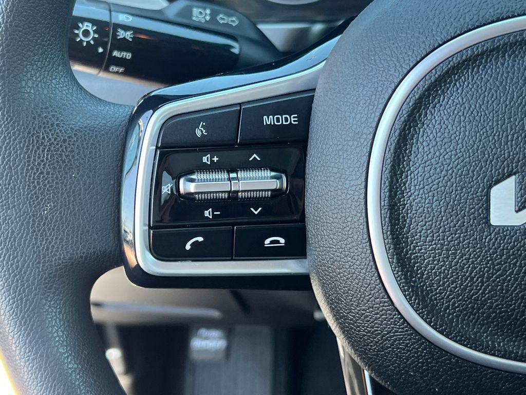 Used 2022 Kia Sorento LX FWD image 25
